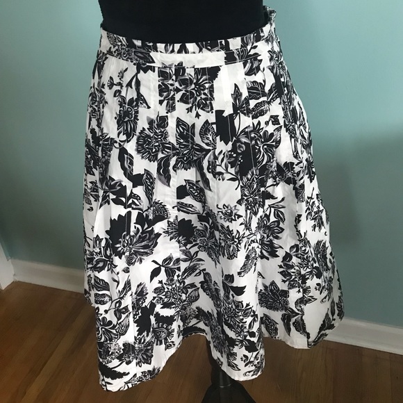 Talbots Dresses & Skirts - Black & White Pleated Skirt